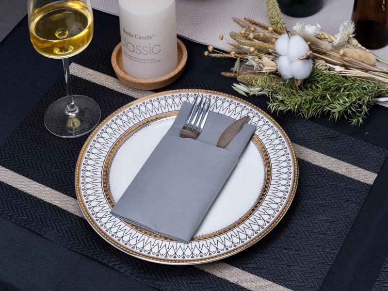 Làm thế nào để chọn khăn ăn có màu dùng một lần phù hợp cho bữa tiệc của bạn?