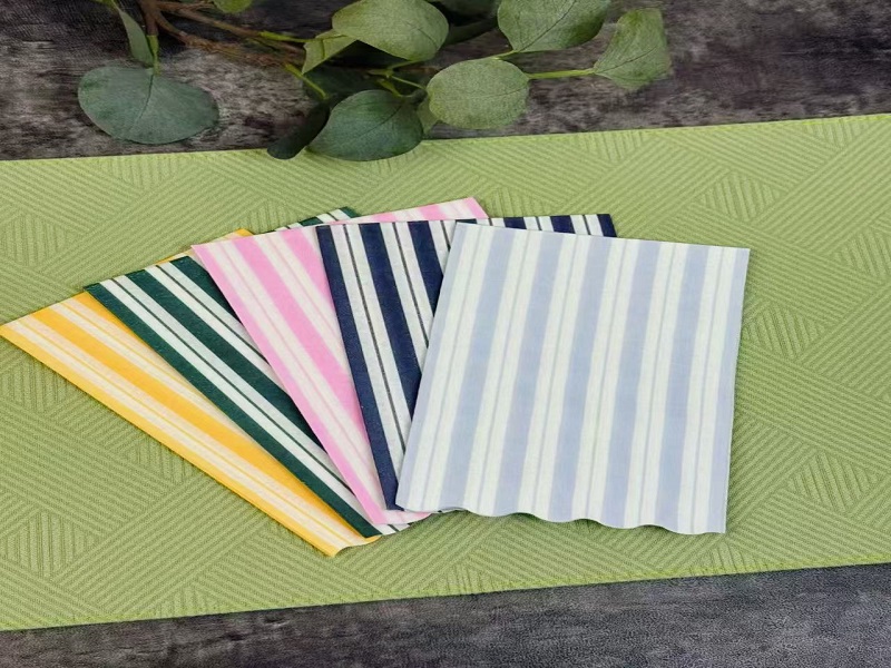 Làm thế nào để chọn khăn ăn cắt khuôn chất lượng cao: Chất liệu, độ dày và mẹo thiết kế?